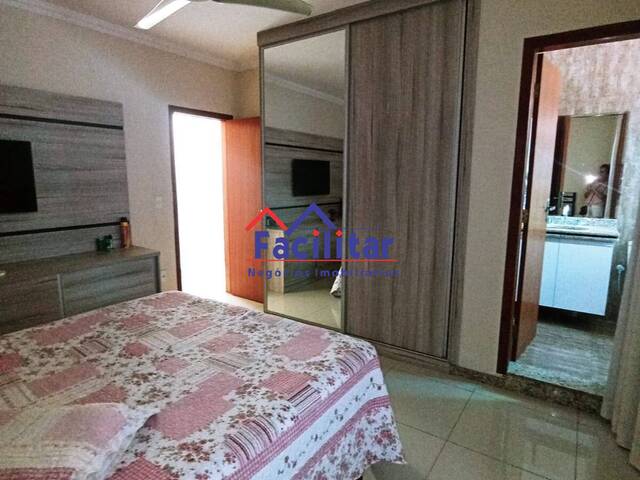 Casa para Venda em Contagem - 4