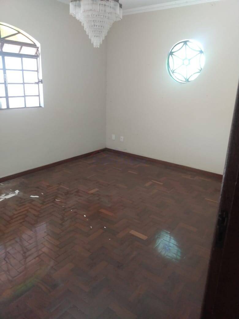 Ótima casa ! Excelente localização!