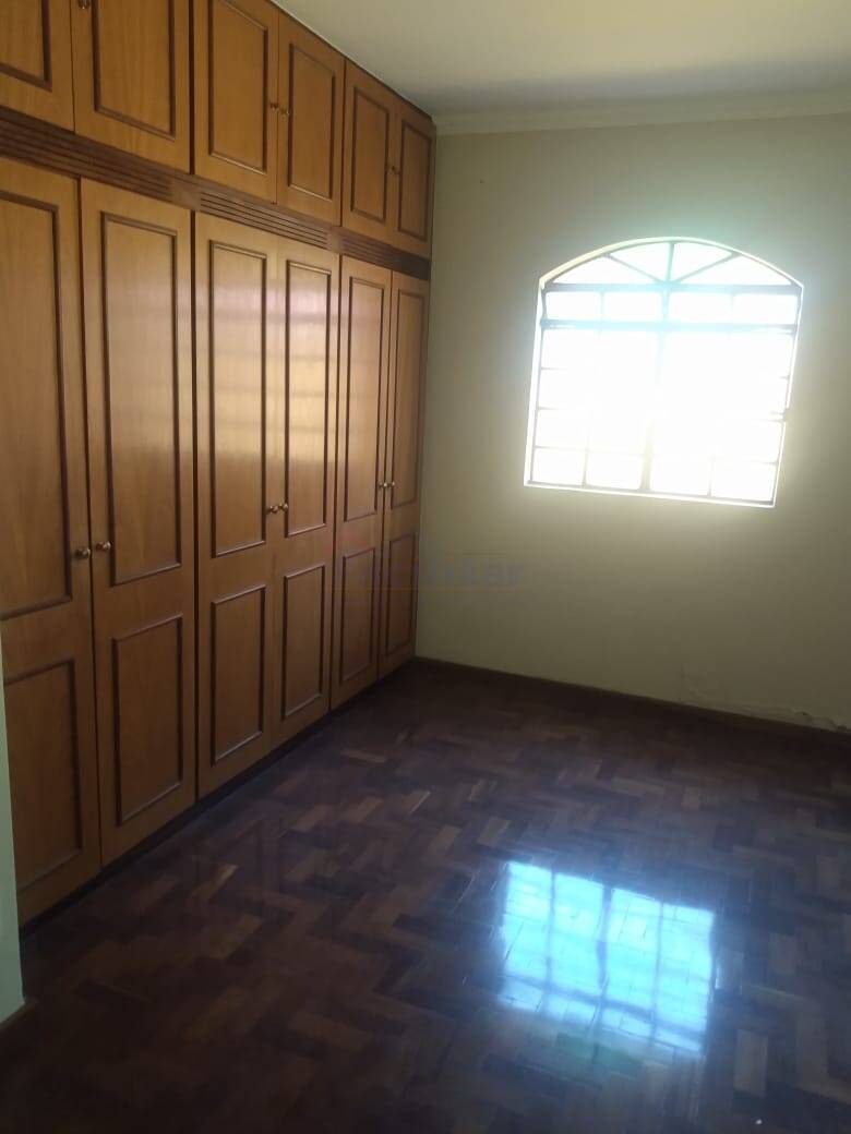 Ótima casa ! Excelente localização!