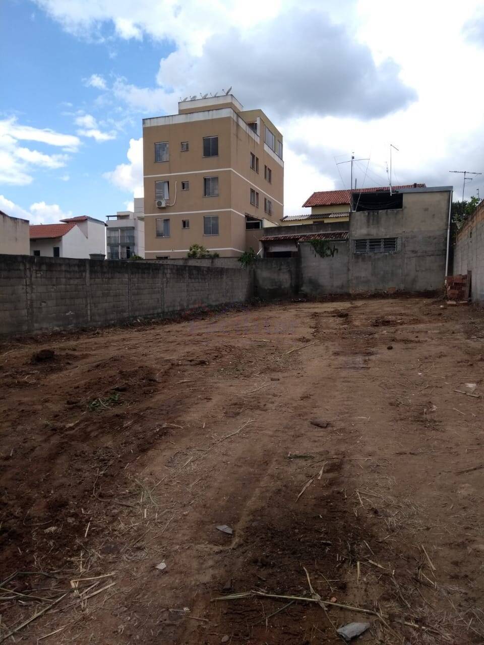 Lote 360m²