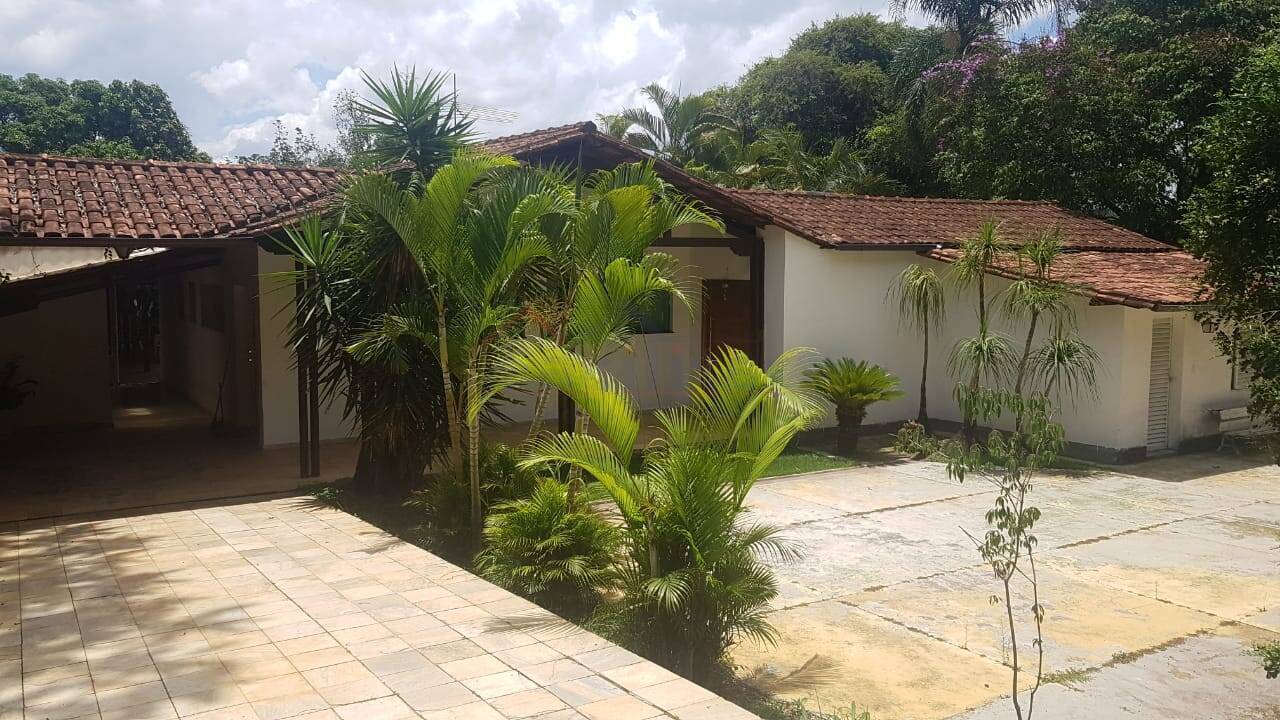 Casa = Condomínio Fechado!!!