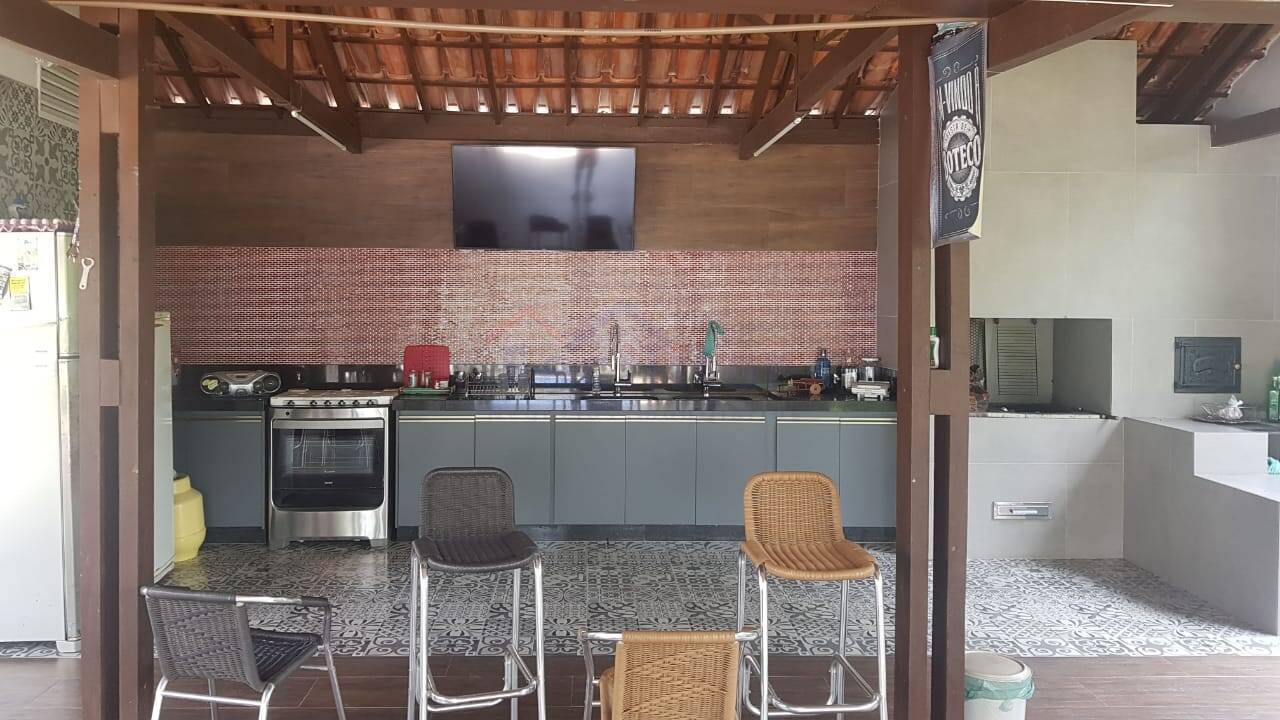 Casa = Condomínio Fechado!!!