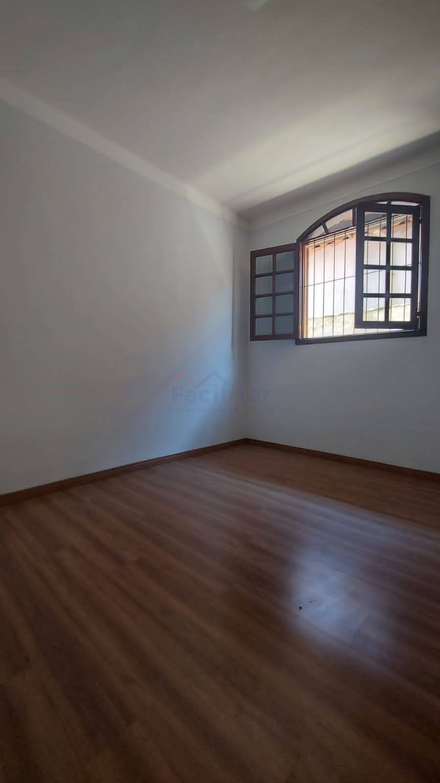 Linda Casa 03 quartos