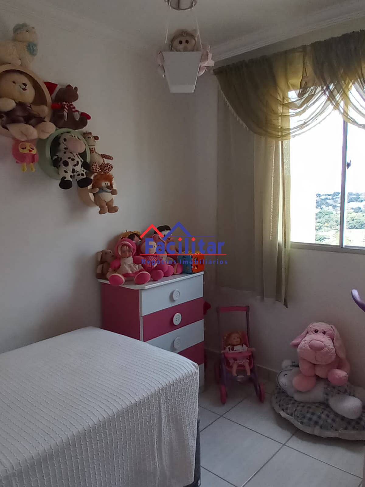 Apartamento com elevador e lazer