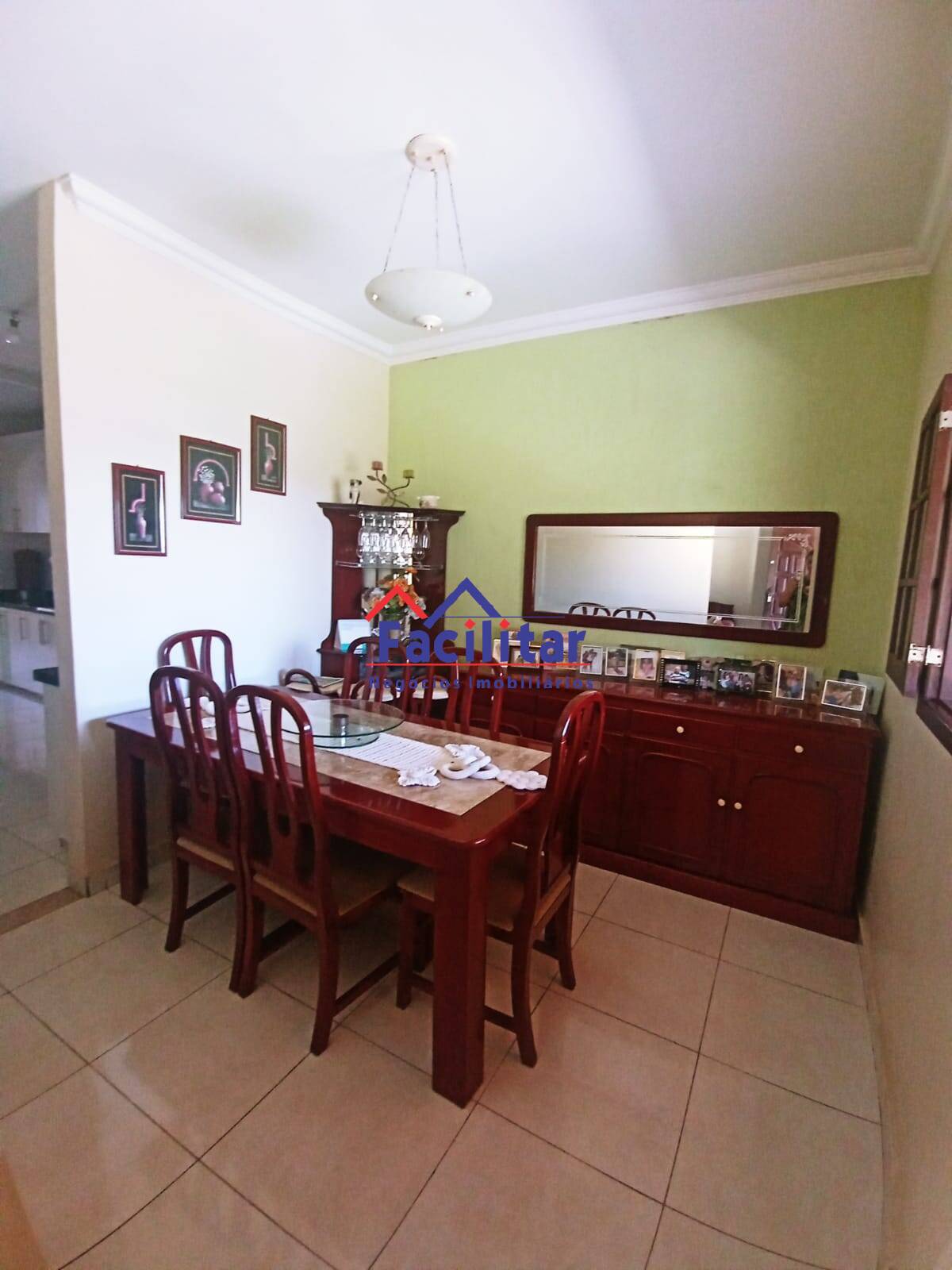 Ótima casa confortável 360 m2