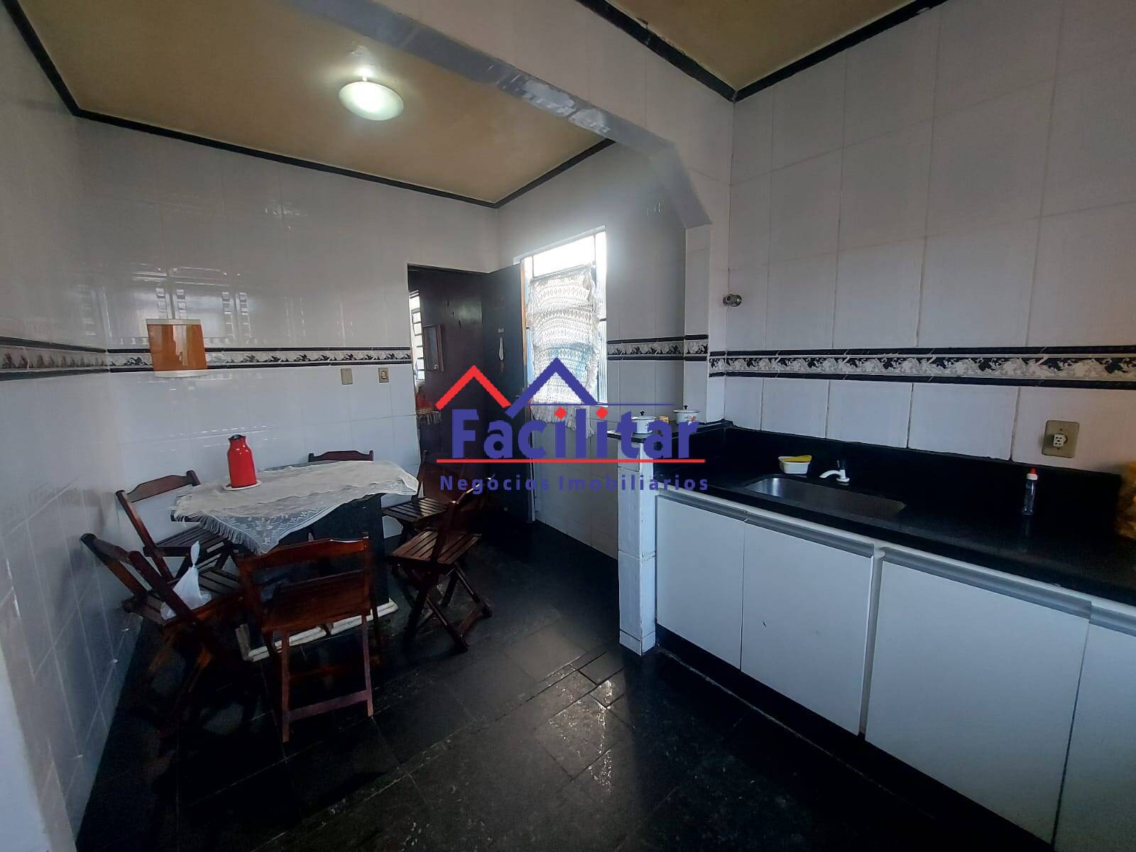 Casa ampla , lote 300m²