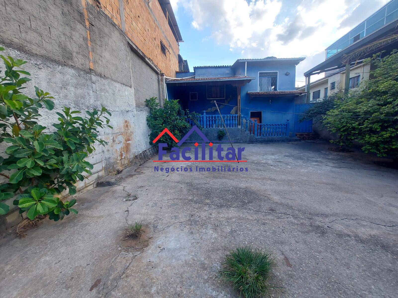 Casa ampla , lote 300m²