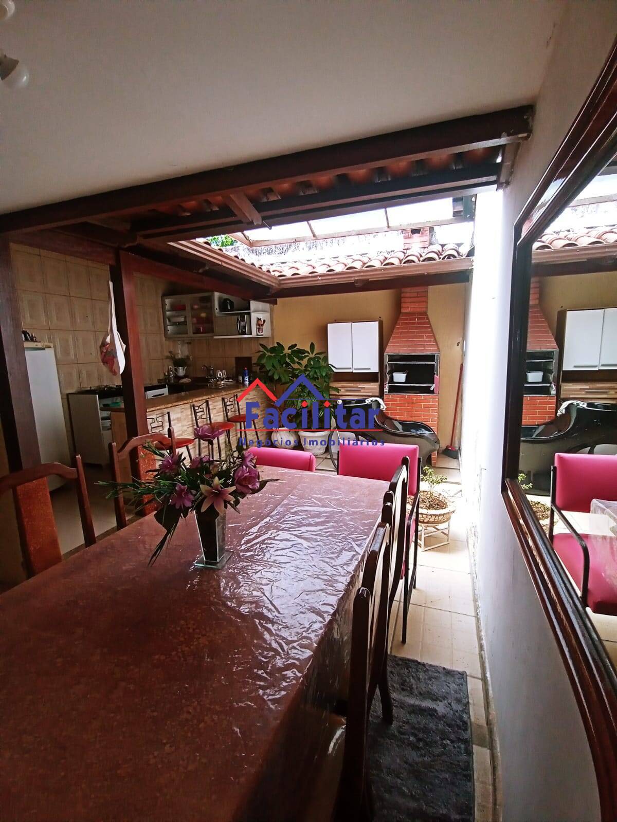 Casa linda- bem localizada