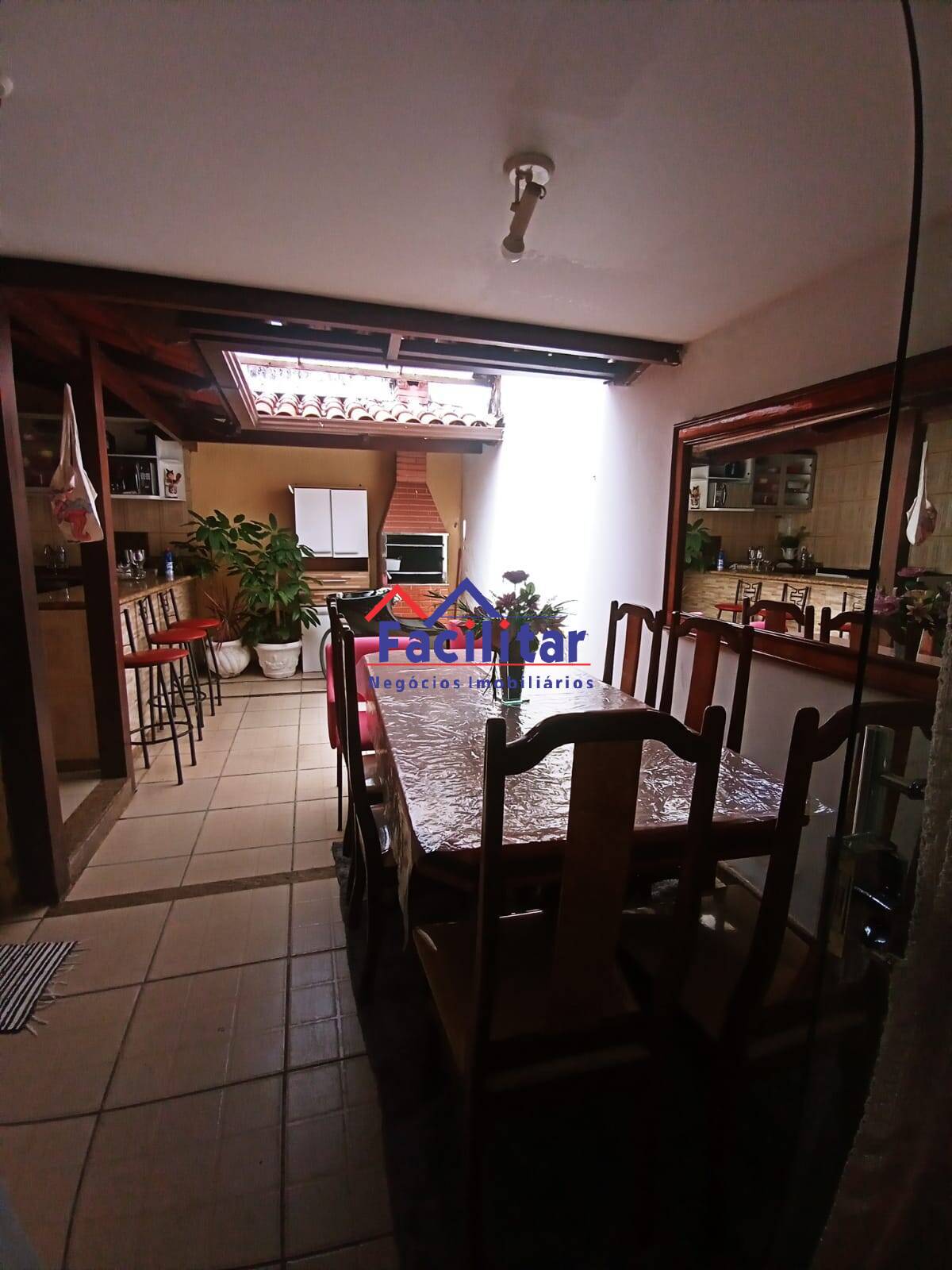Casa linda- bem localizada