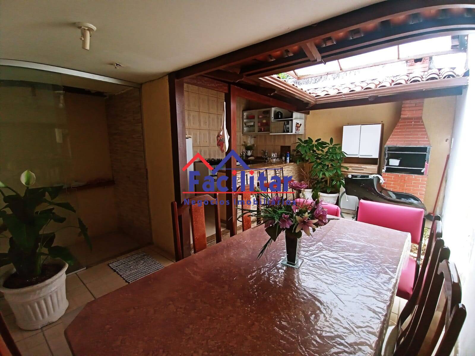Casa linda- bem localizada