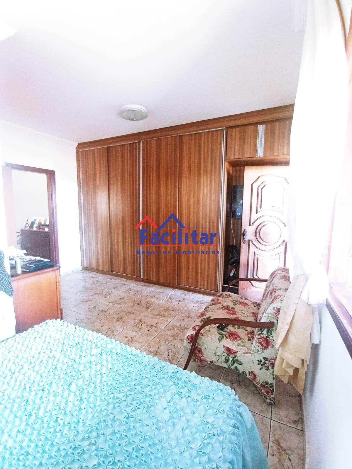 Casa linda- bem localizada