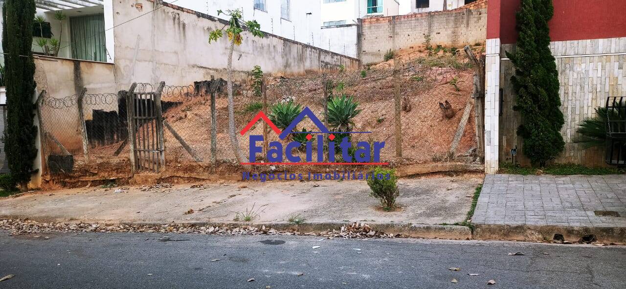 LOTE = 360m²