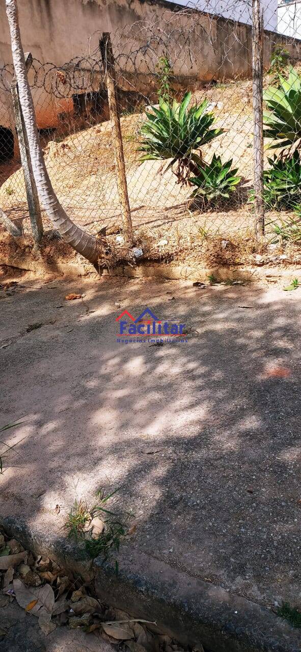 LOTE = 360m²
