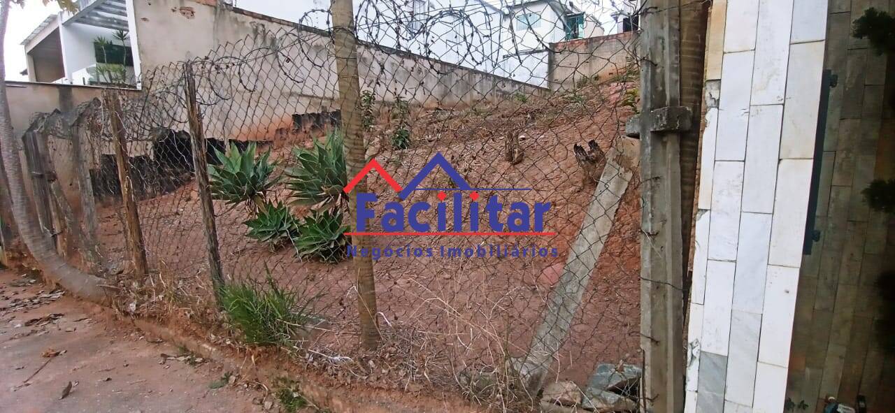 LOTE = 360m²