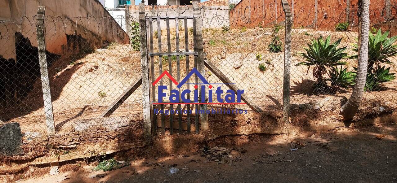 LOTE = 360m²
