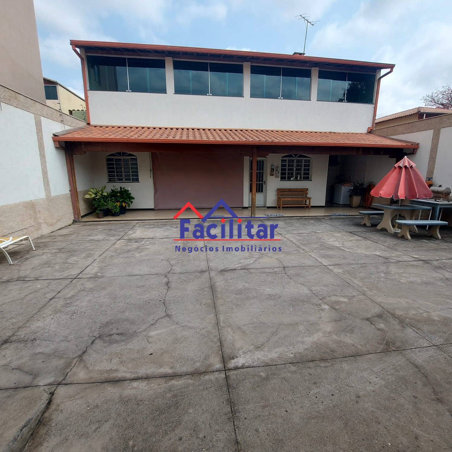 Compre - Excelente casa.