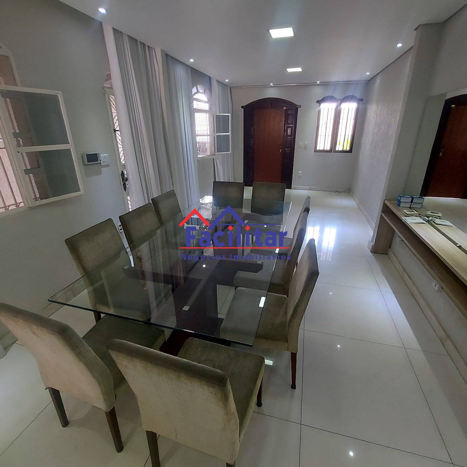 Compre - Casa Linear.