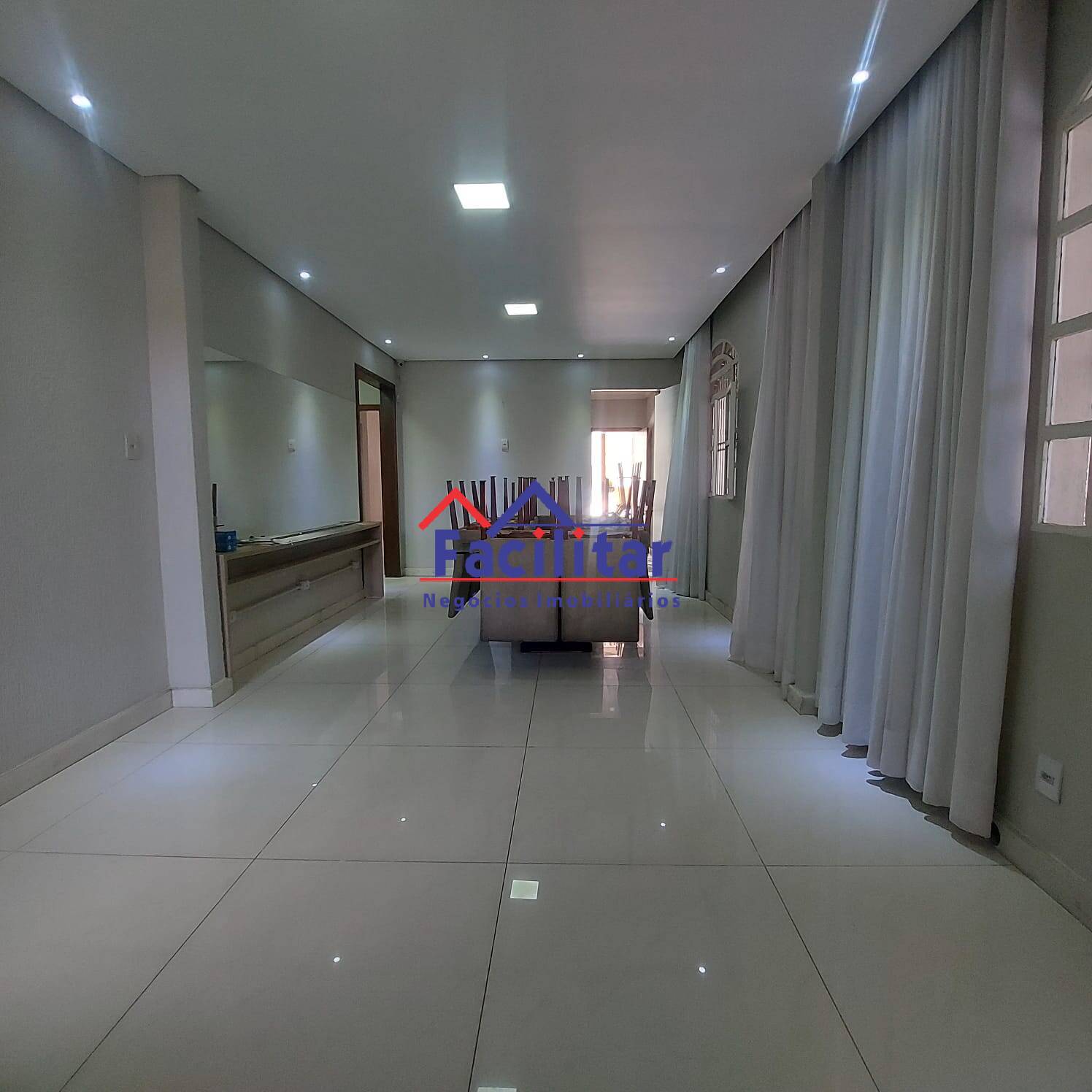 Compre - Casa Linear.