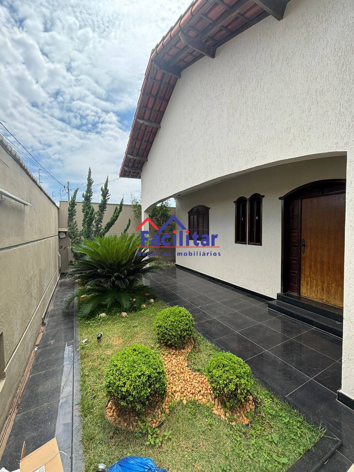 Compre - Casa Linear.
