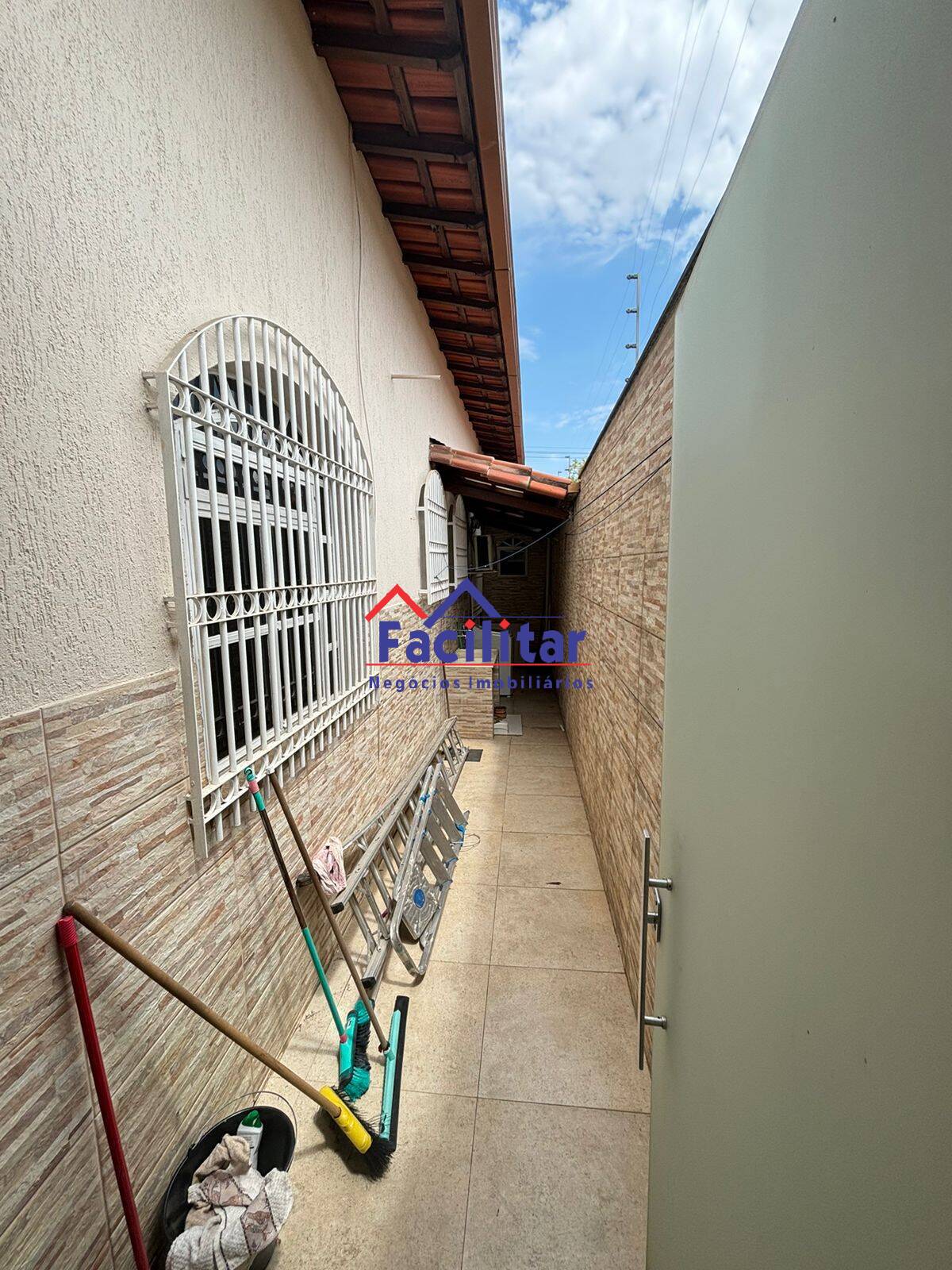 Compre - Casa Linear.