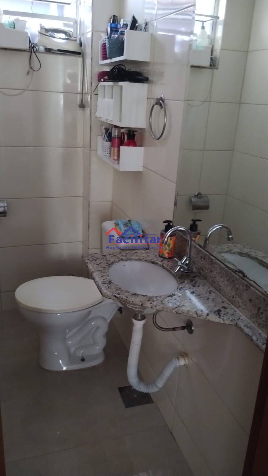 Casa em condomínio. V E N D I D O