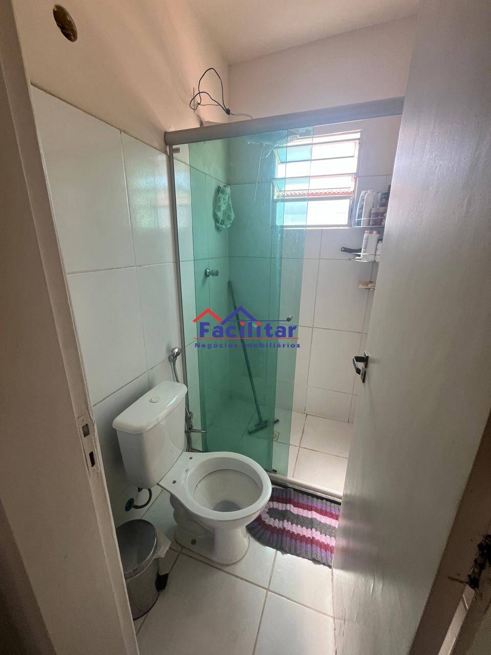Excelente casa duplex em condomínio.