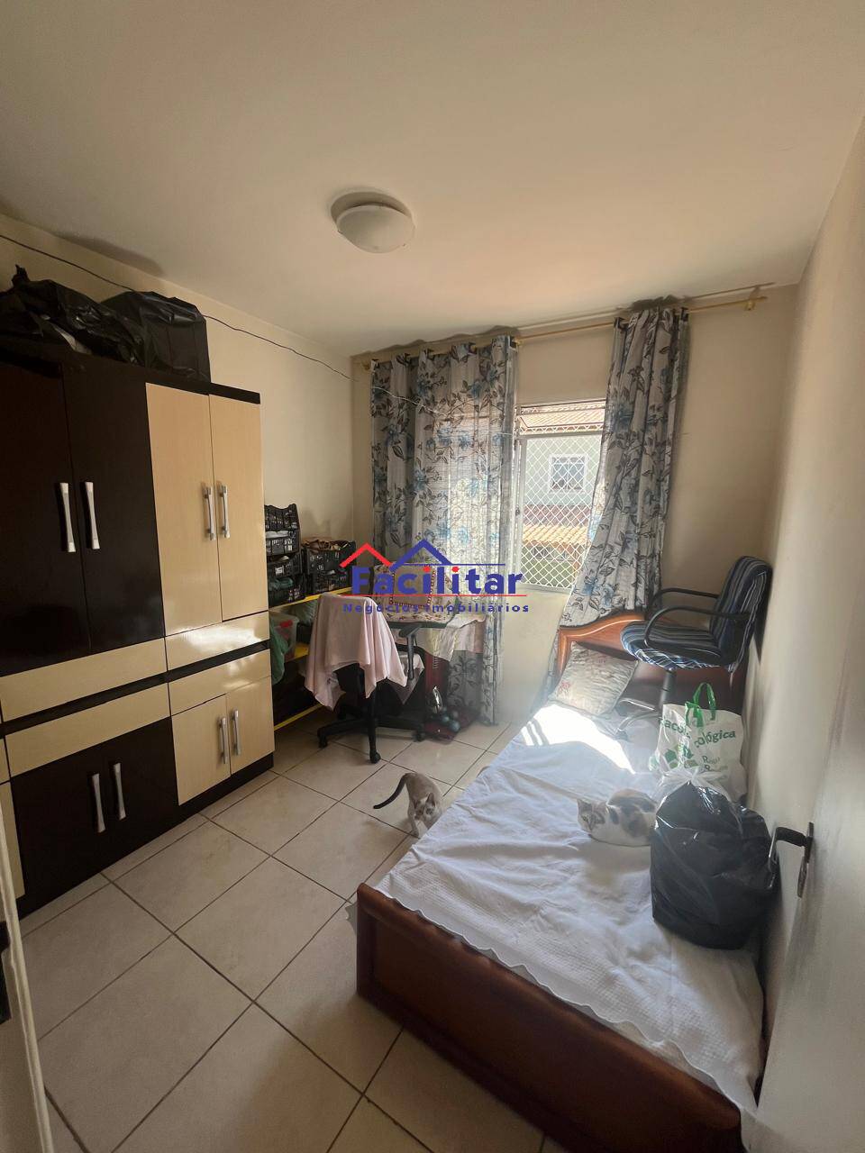 Excelente casa duplex em condomínio.