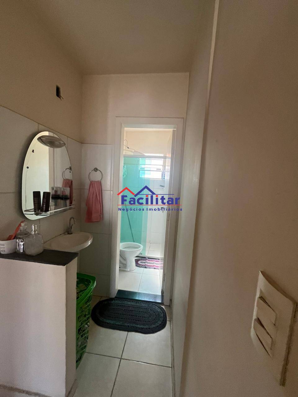Excelente casa duplex em condomínio.