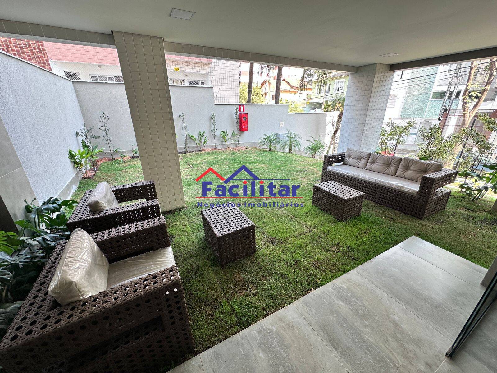 LUXO, CONFORTO e LOCALIZAÇÃO,