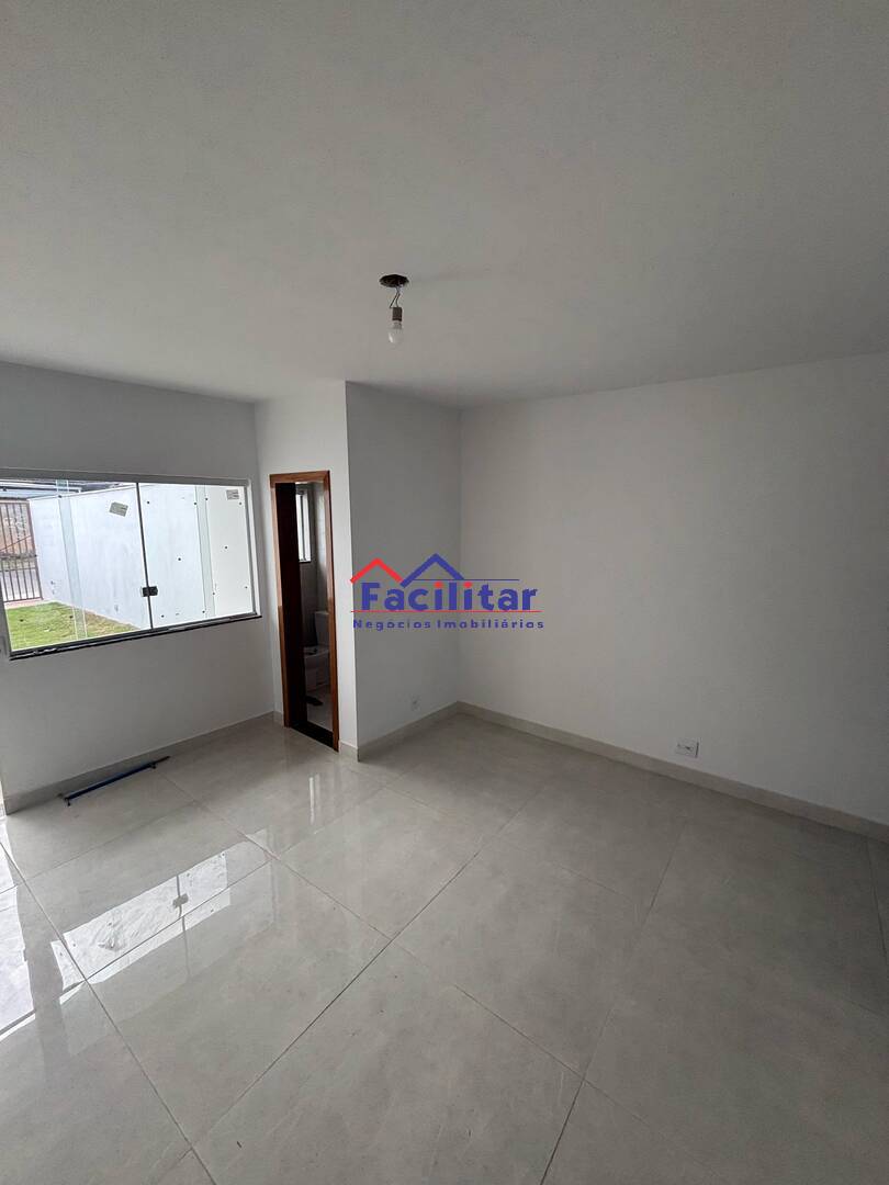 Oportunidade - Linda Casa Geminada