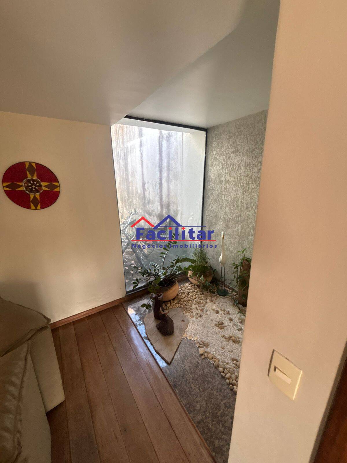 Excelente Casa em Lote Inteiro no Bairro Castelo – Espaço e Conforto.
