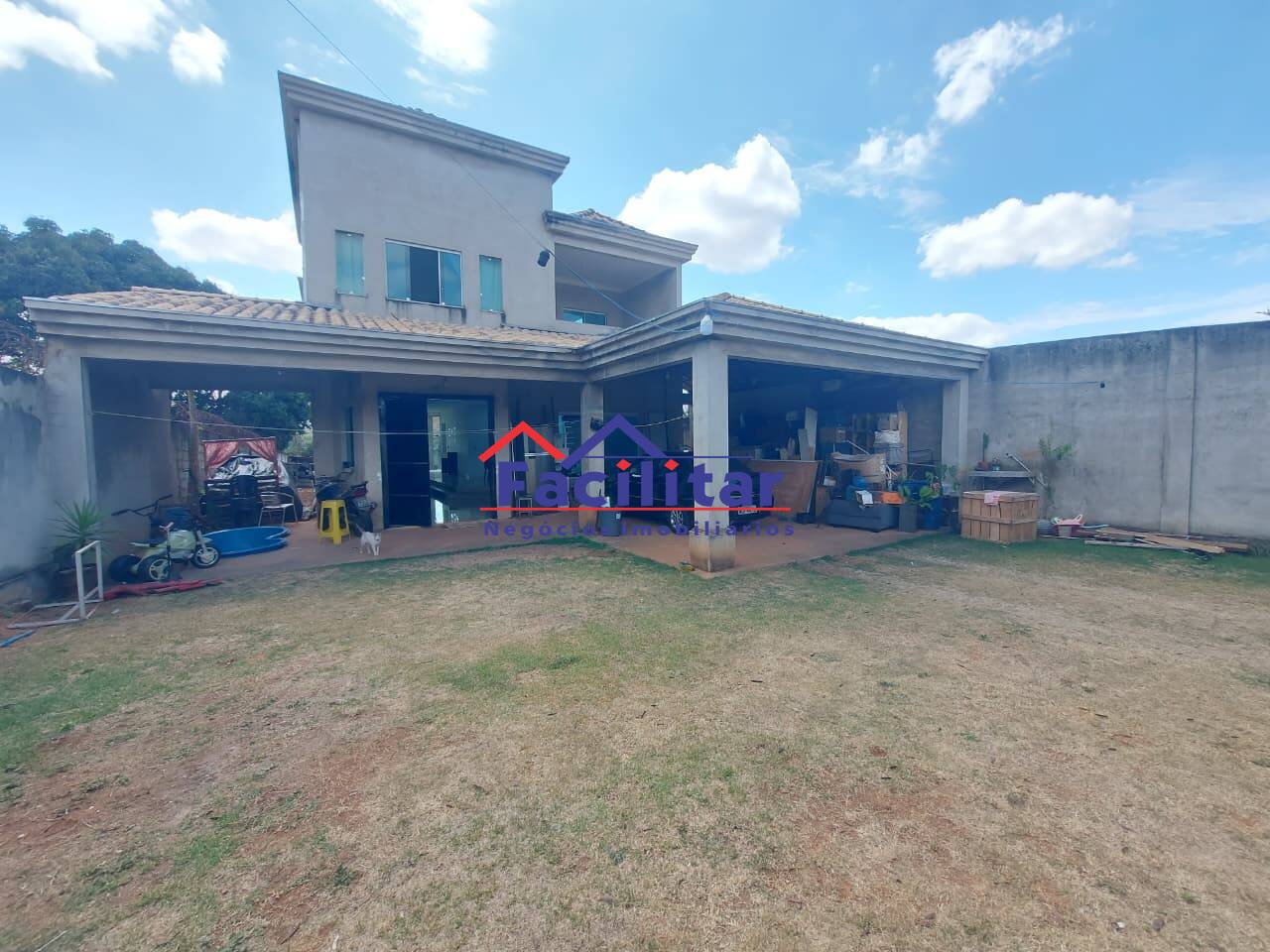 Casa estilo condomínio