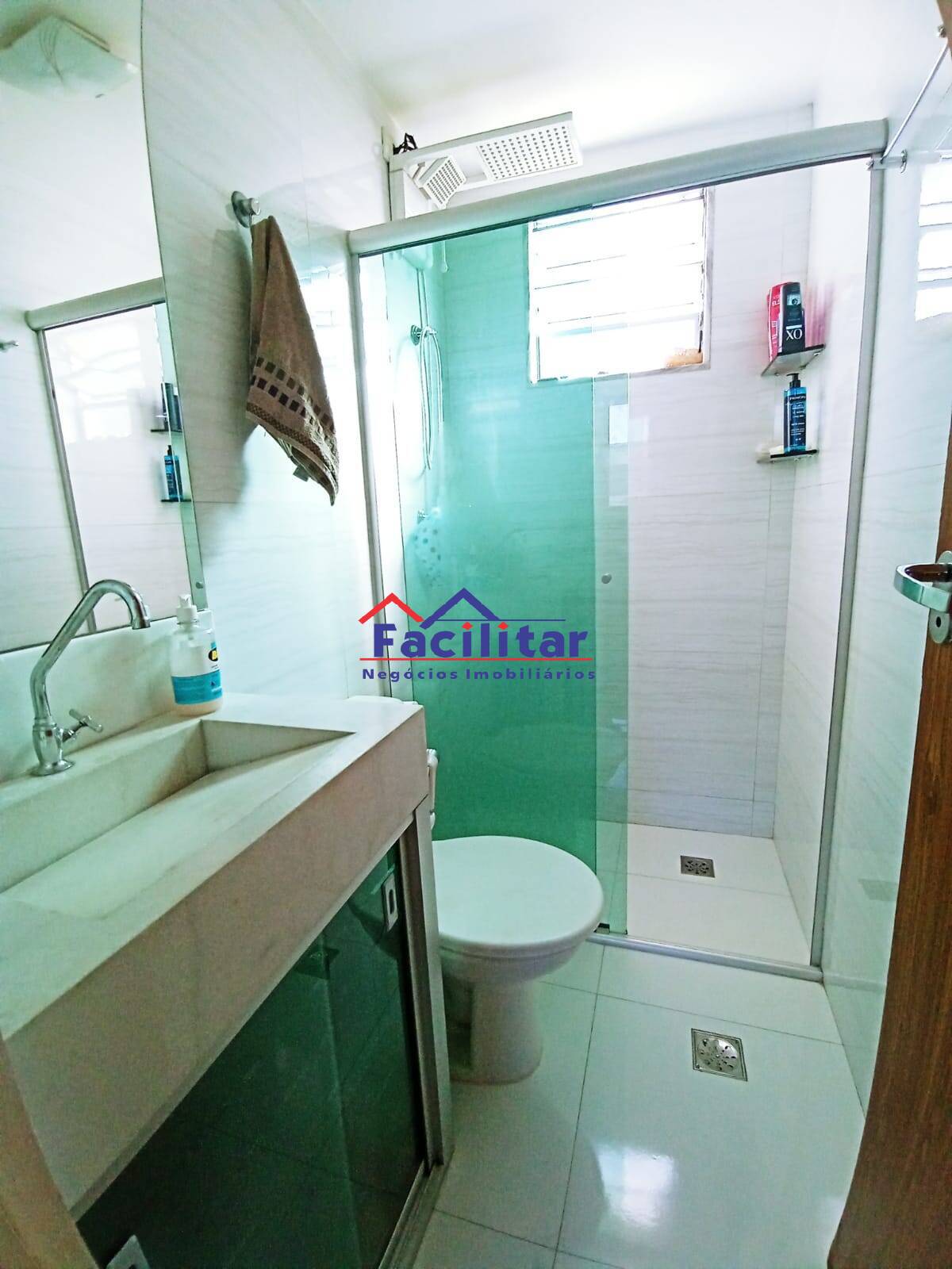 Apartamento 2 Quartos com Armários no Cabral! SUSPENSA