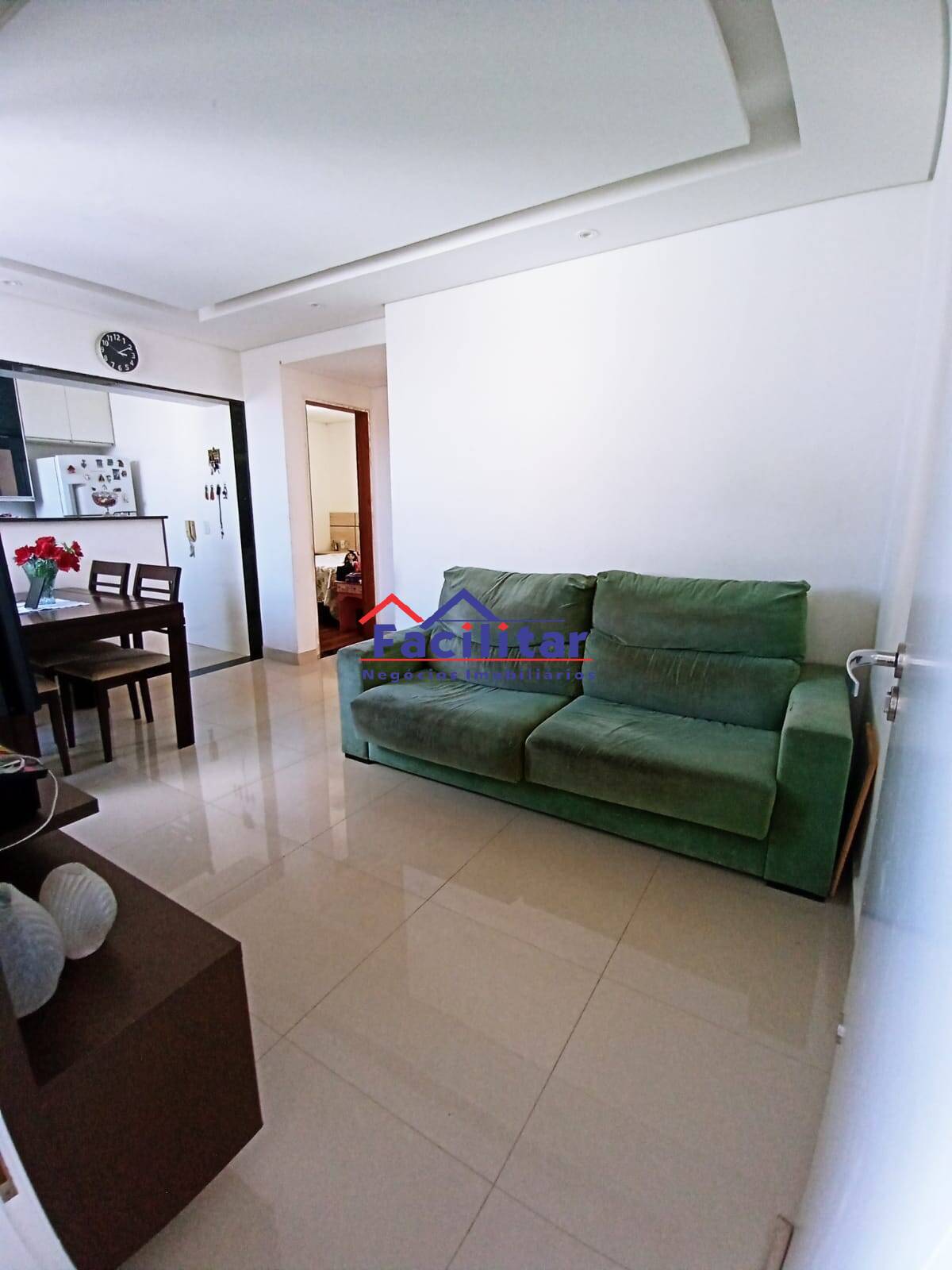 Apartamento 2 Quartos com Armários no Cabral! SUSPENSA