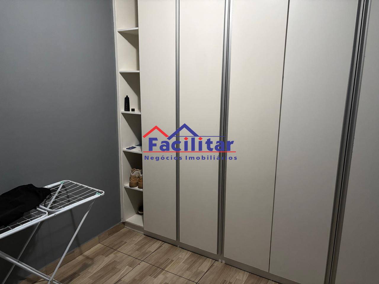 Apartamento com Armários - Cabral