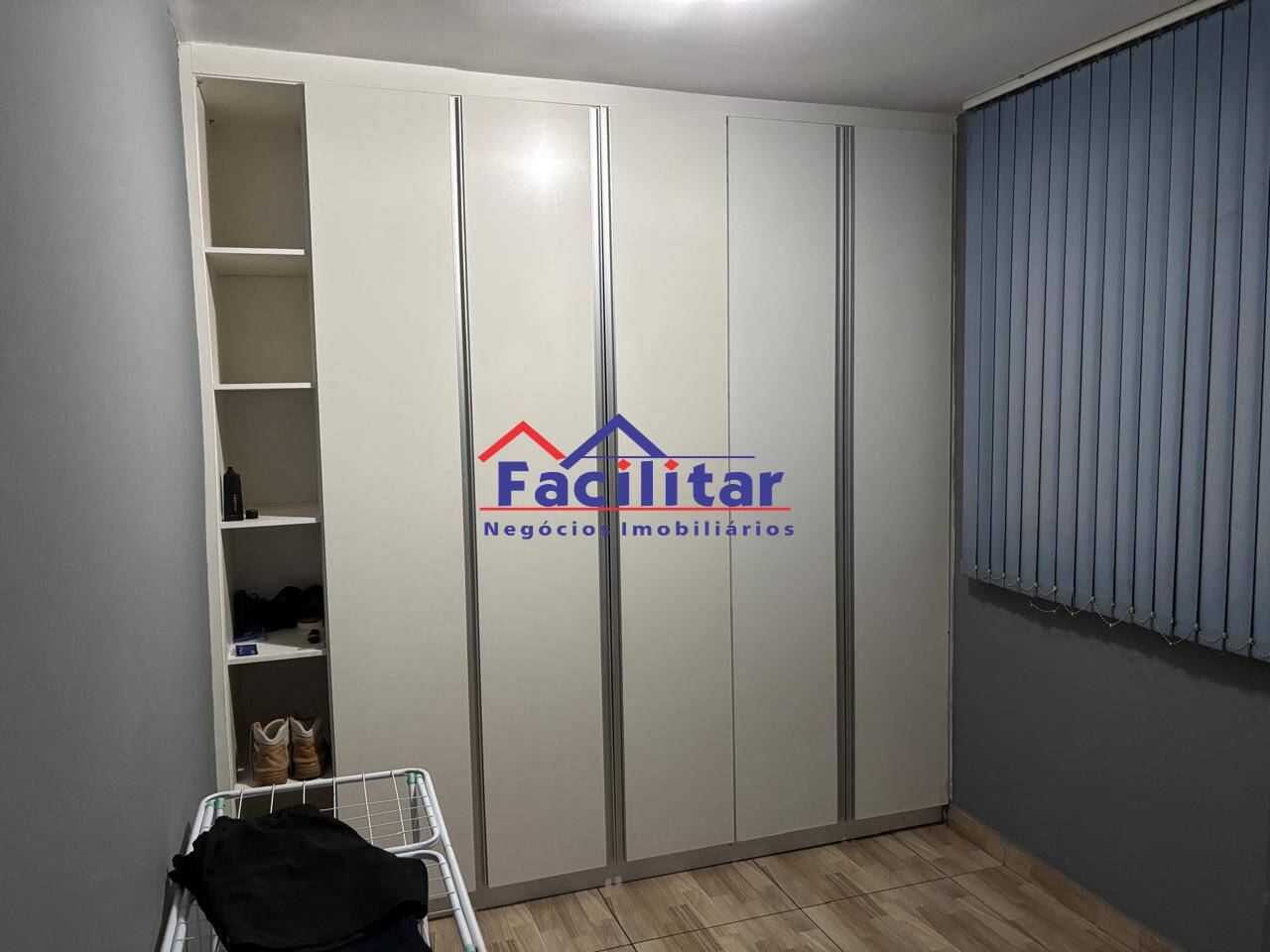 Apartamento com Armários - Cabral