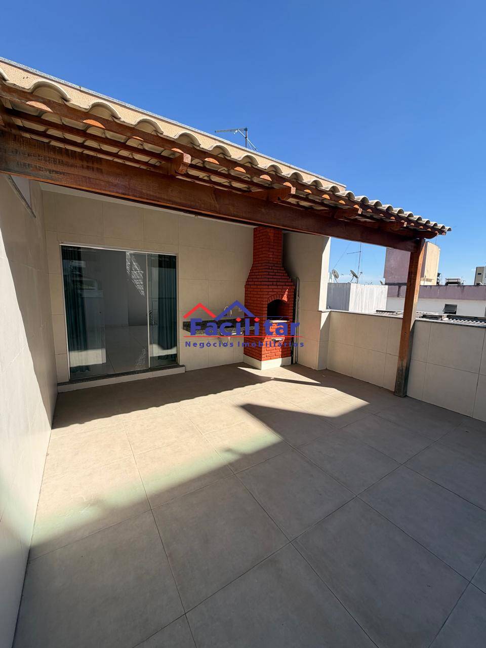 COBERTURA NO CASTELO COM AMPLO TERRAÇO POR R$ 550 MIL!